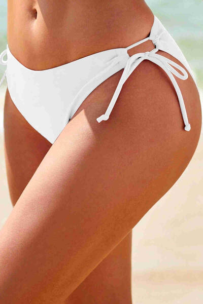 Angelsin Özel tasarım Bağlamalı Bikini Altı Beyaz MS4193