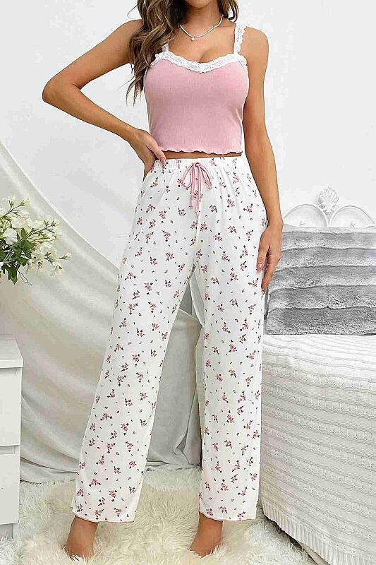 Askılı Şık Üstü Dantel İşlemeli Baskılı Pijama Takımı Çok Renkli - Merry See