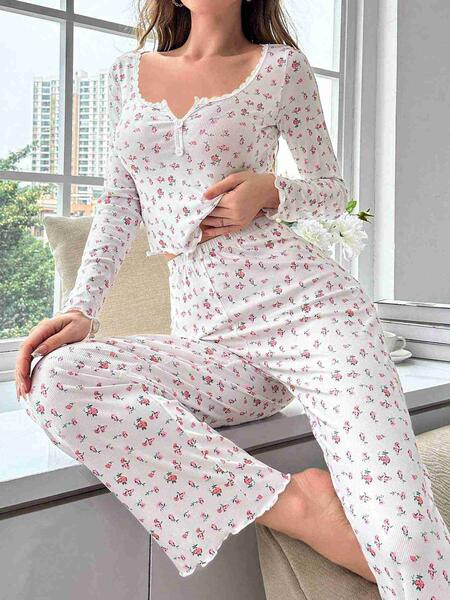 Çiçek Desenli Uzun Kollu Pijama Takımı Beyaz