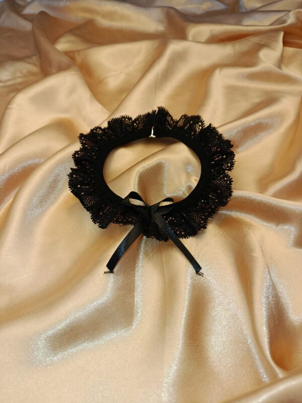 Dantel Detaylı Fiyonk Aksesuarlı Boyun - 3