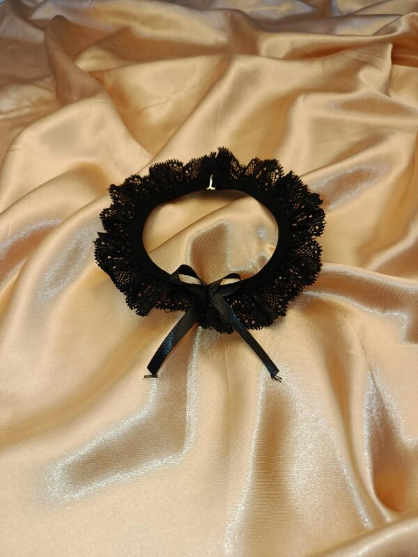 Dantel Detaylı Fiyonk Aksesuarlı Boyun - 3