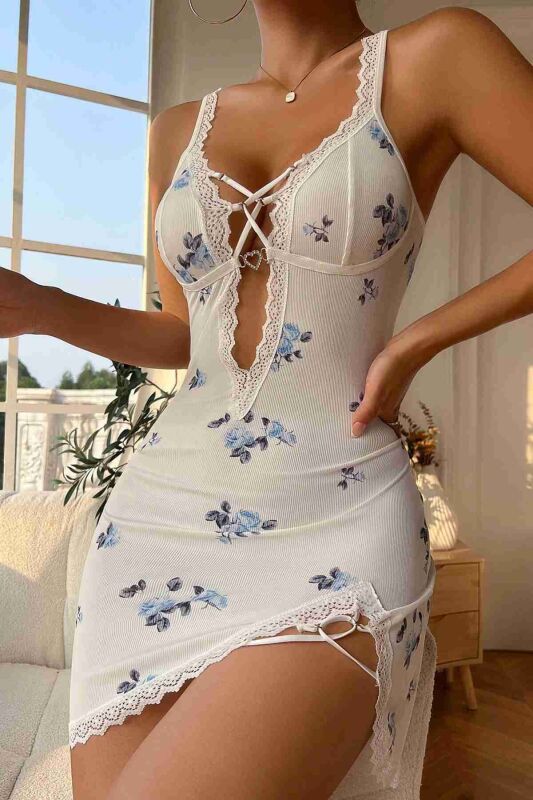 Kalp Aksesuarlı Tasarım Şık Dantelli Gecelik Beyaz - Merry See