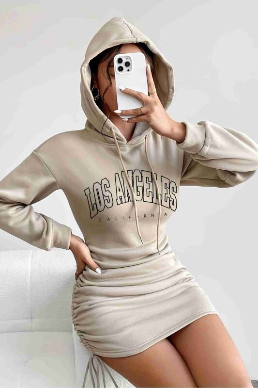 Kapşonlu Yandan Büzgülü Ayarlı Baskılı Uzun Oversize Sweatshirt Elbise - 1