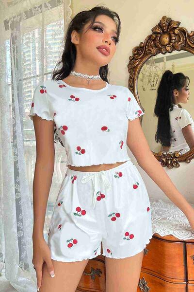 Örme Yumuşak Kısa Kol Kiraz Basklı Sortlu Pijama Takımı Beyaz 