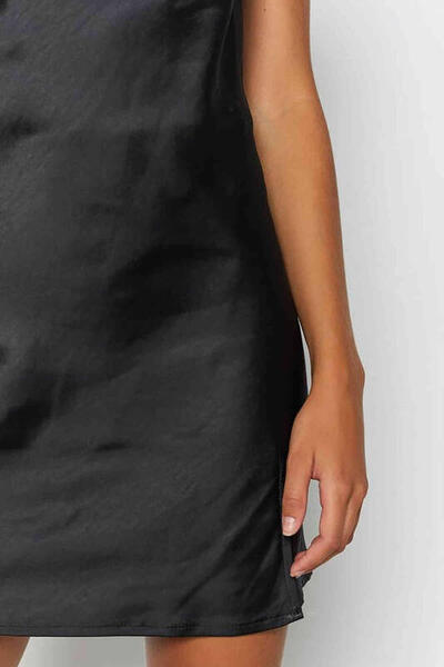 Merry See Yırtmaçlı Mini Saten Elbise Siyah MS2350