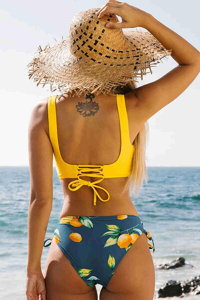 Önden Çapraz Yanlardan Bağlamalı Baskılı Bikini Takım Çok Renkli