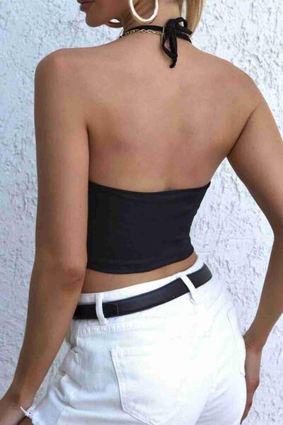 Şık Kalpli Aksesuarlı Crop Büstiyer T-shirt Siyah